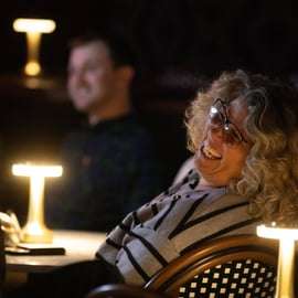 NYC: Stand-up comedy com uma rodada gratuita de minigolfe