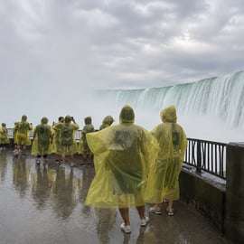 De Nova York: Cataratas do Niágara de Dia, Opção Iluminadas e Fogos de Artifício