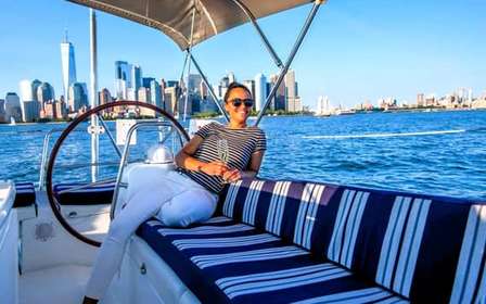 Nova Iorque: passeio de barco privado com champanhe até à Estátua da Liberdade