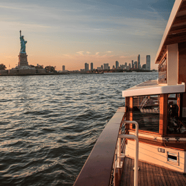 NOVA IORQUE: Cruzeiro de Jazz à noite no Yacht Manhattan