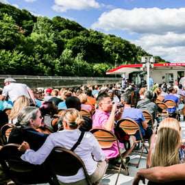 Circle Line: Cruzeiro pela folhagem de Bear Mountain e Oktoberfest em Nova Iorque