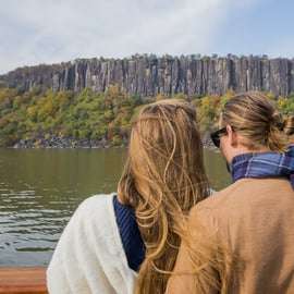 NOVA IORQUE: Passeio de iate pela folhagem de outono em Grand Palisades