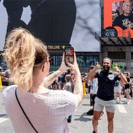NYC: Veja você mesmo em um outdoor da Times Square por 24 horas