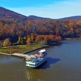 Circle Line: Cruzeiro pela folhagem de Bear Mountain e Oktoberfest em Nova Iorque