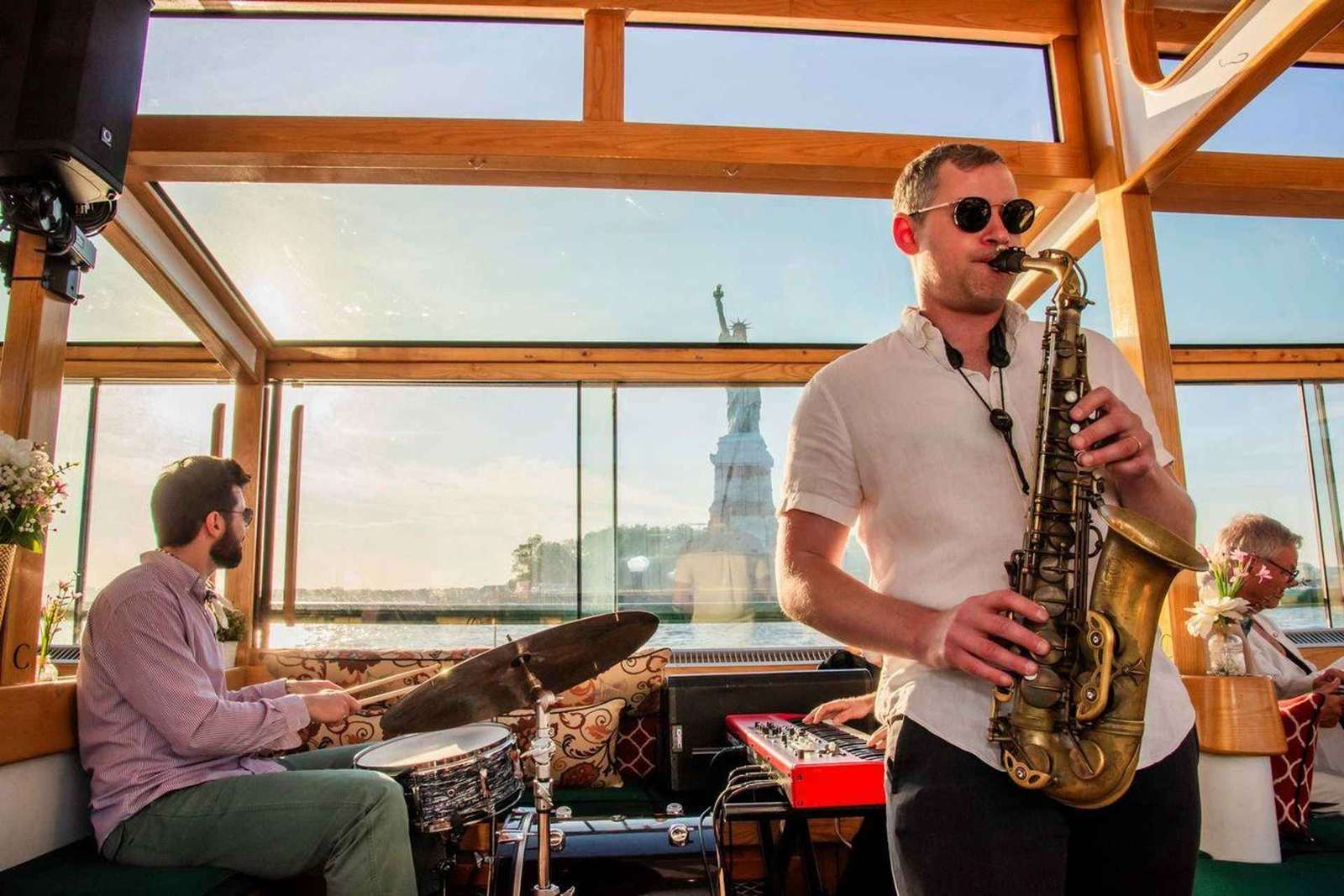 NOVA IORQUE: Cruzeiro de Jazz à noite no Yacht Manhattan