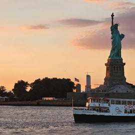 NYC: ingresso sem fila para cruzeiro ao pôr do sol na Estátua da Liberdade