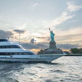 City Cruises New Jersey: Cruzeiro com almoço ou jantar em estilo buffet em Nova Iorque