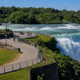 De Nova York: Cataratas do Niágara de Dia, Opção Iluminadas e Fogos de Artifício
